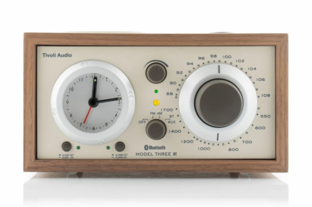 Tivoli Audio Model Three BT USB bordsradio med Bluetooth, valnöt/beige i gruppen Hjemmestereo / Højttalere / Bluetoothhøjttalere hos BRL Electronics (404M3USBTCLA)